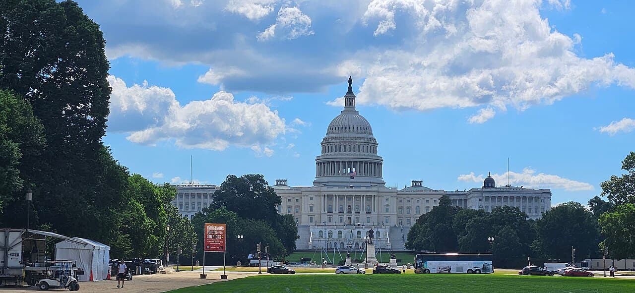 USA Parliament Moves Toward Temporary Deal to End Record Shutdown