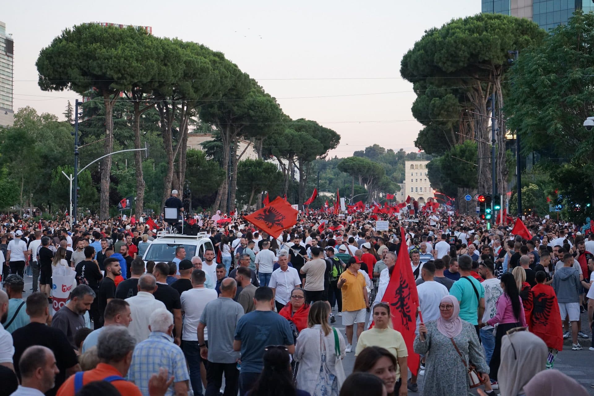 FOT_Tirana Protest