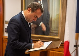 Macron reappoints Lecornu