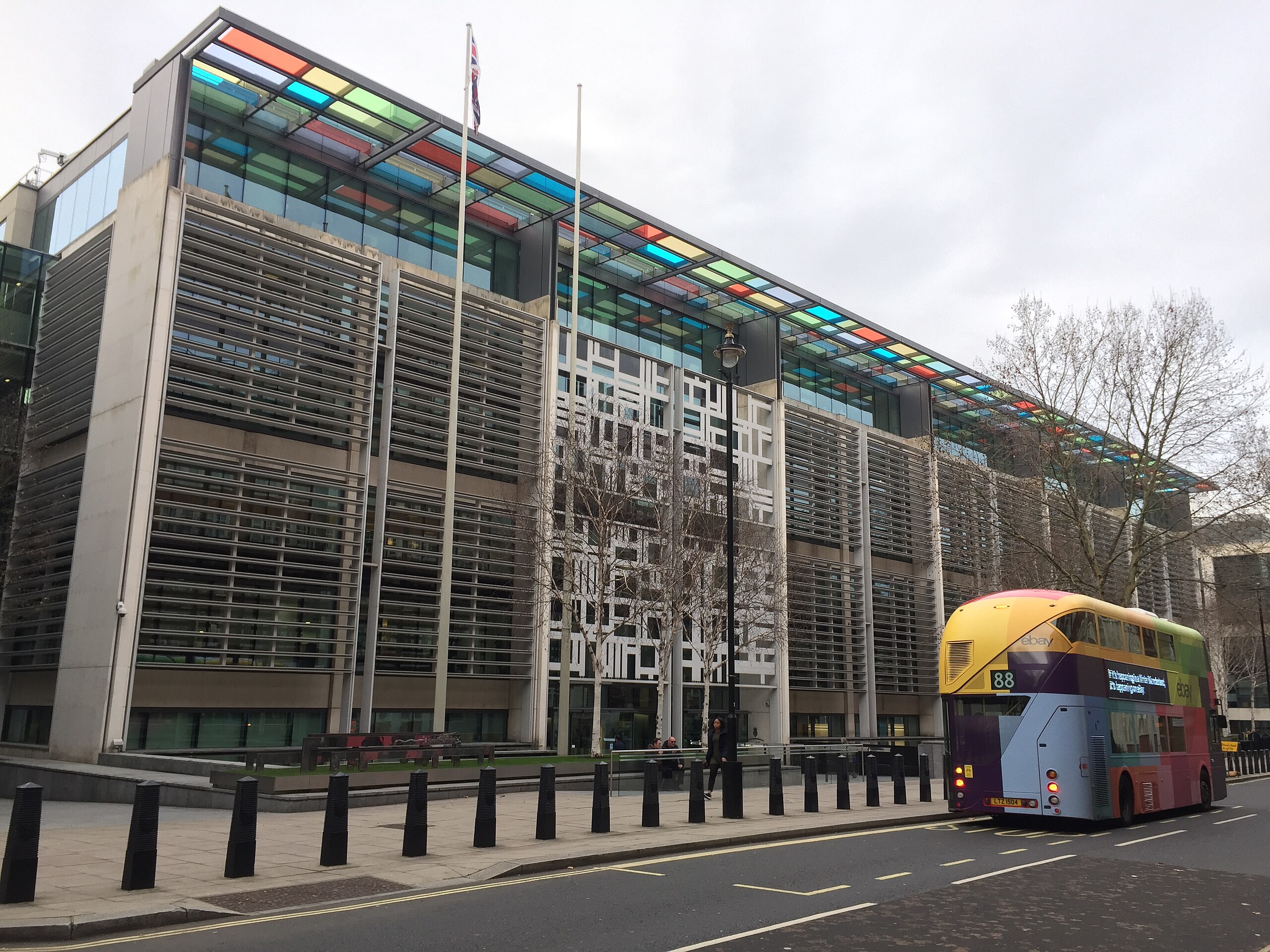 UK expands migrant return deals, curbs visas for Democratic Republic of the Congo