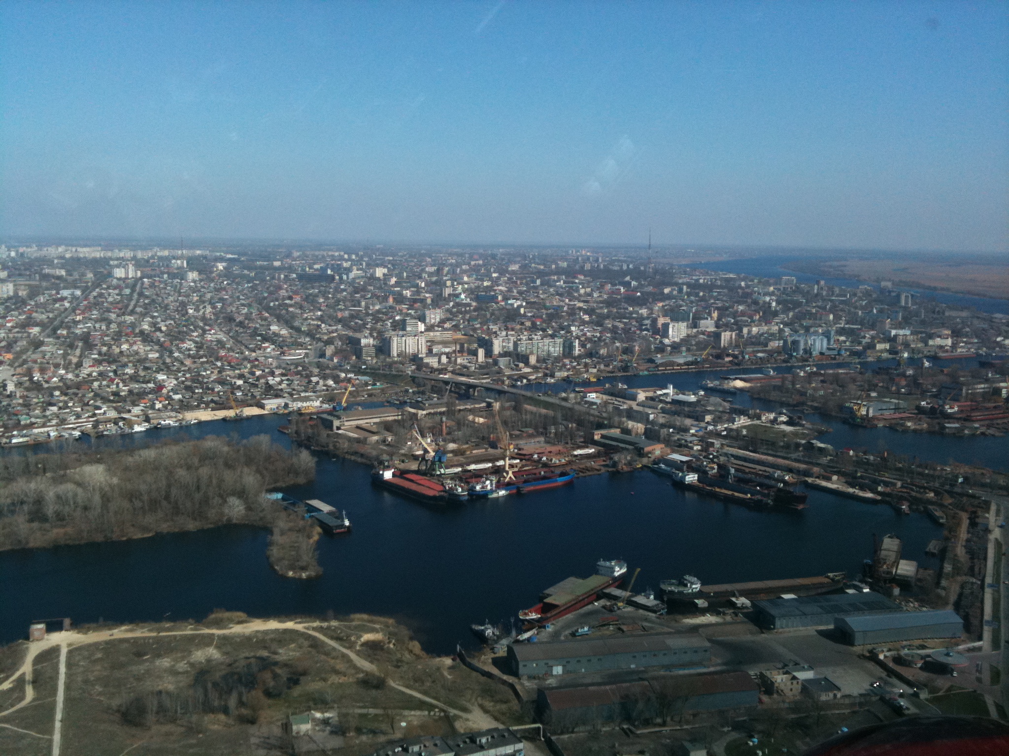 Casualties Reported in Kherson Following Strike on New Year Gathering