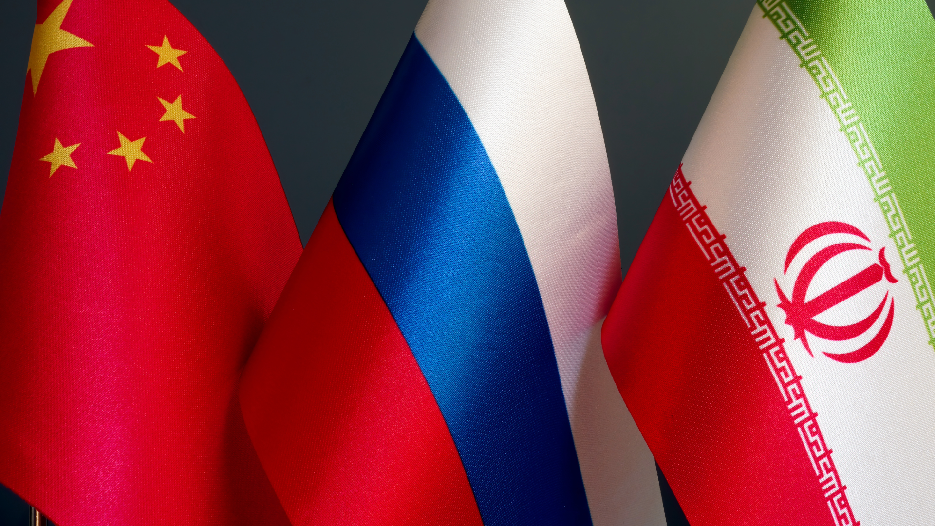 İran Rusya Çin bayrakları